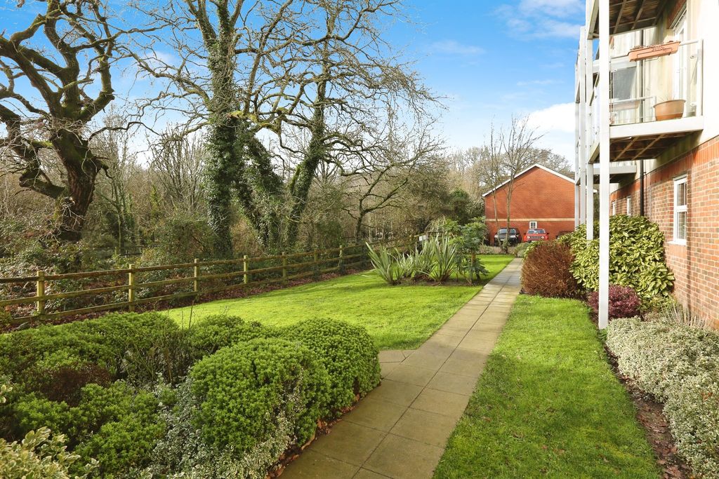 Additional image 14 of 2 bed flat for saleMescott Meadows, Hedge End, Southampton SO30