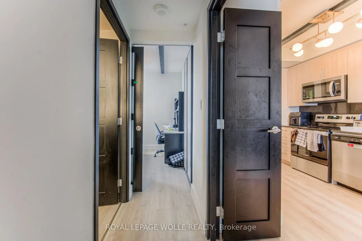 Additional image 6 of 145 Columbia Street 1210