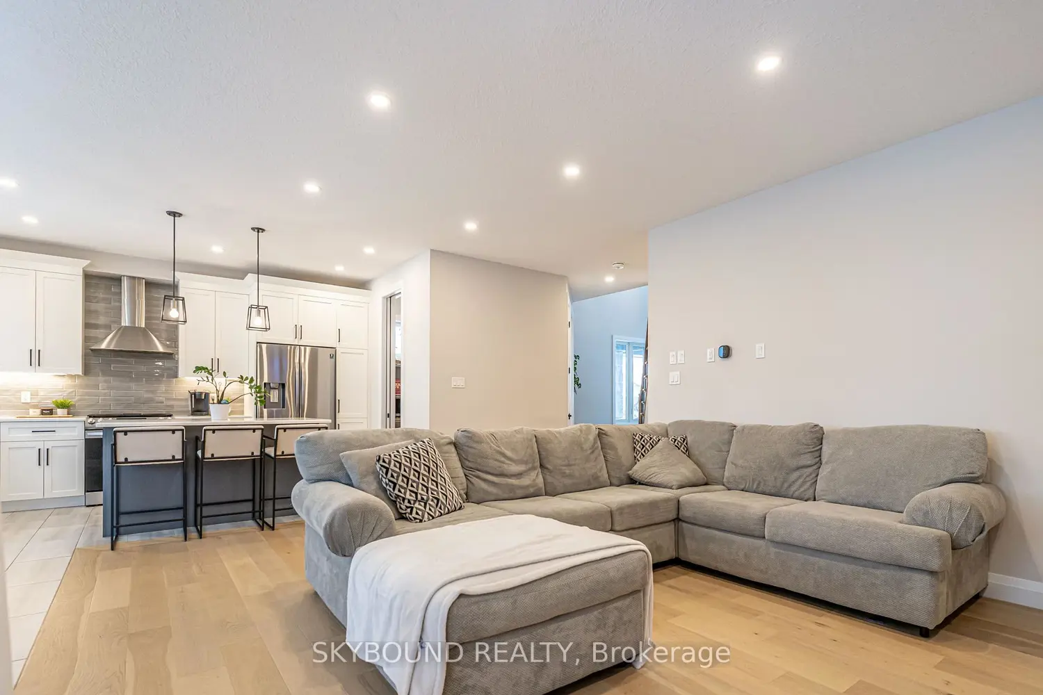 Additional image 4 of 1 Tindall Crescent