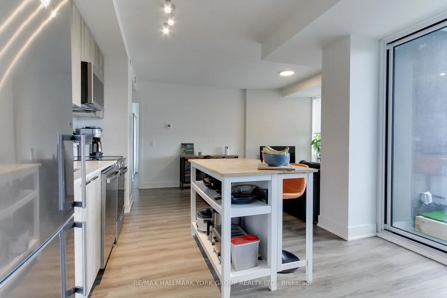 Additional image 10 of 185 Deerfield Road 419