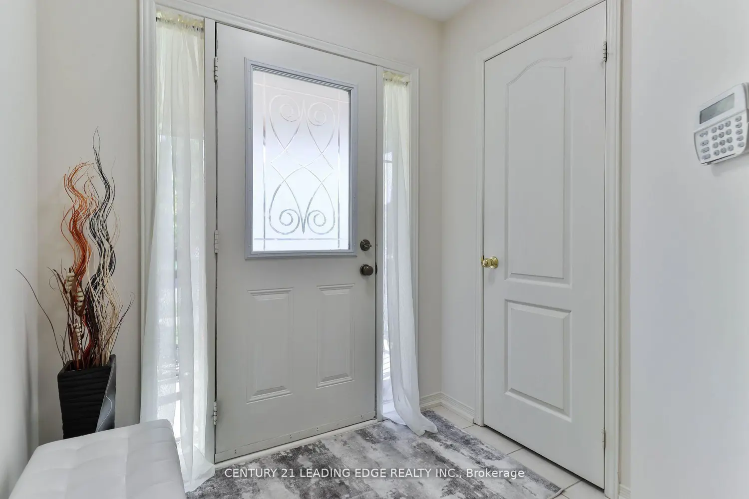 15 Robertdale Court photo 2