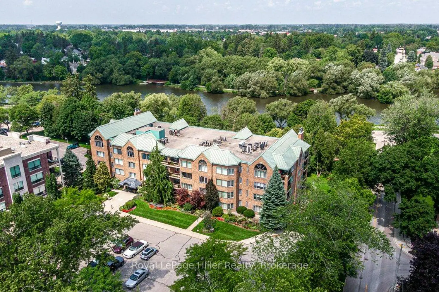 Additional image 19 of 30 Front Street 205