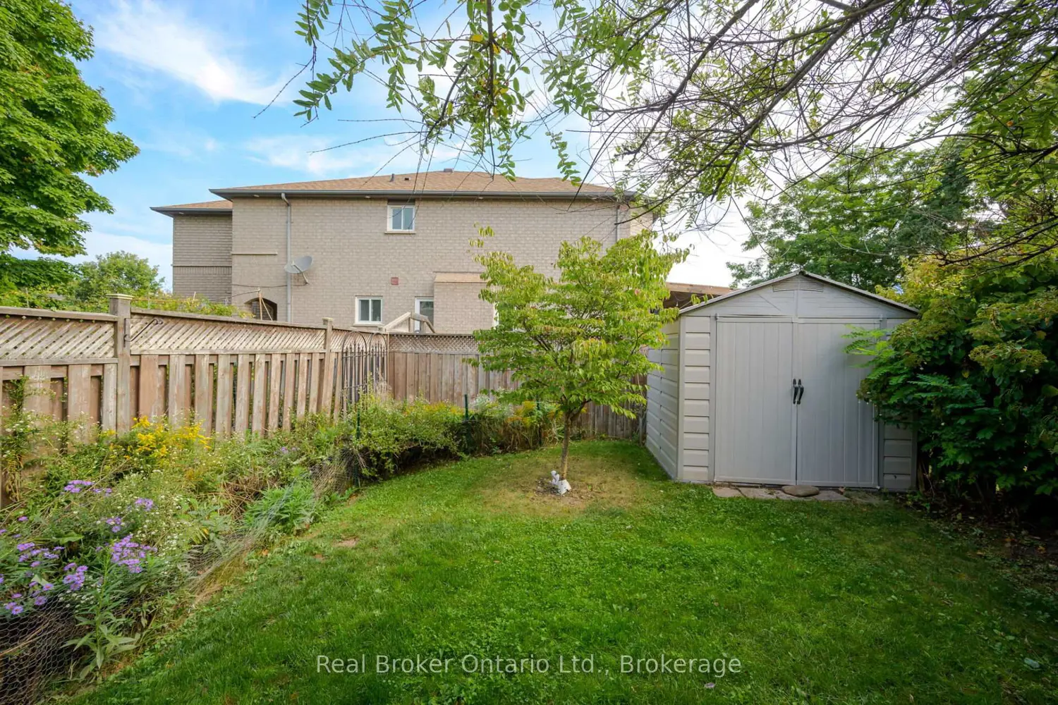 Additional image 17 of 2189 Shorncliffe Boulevard