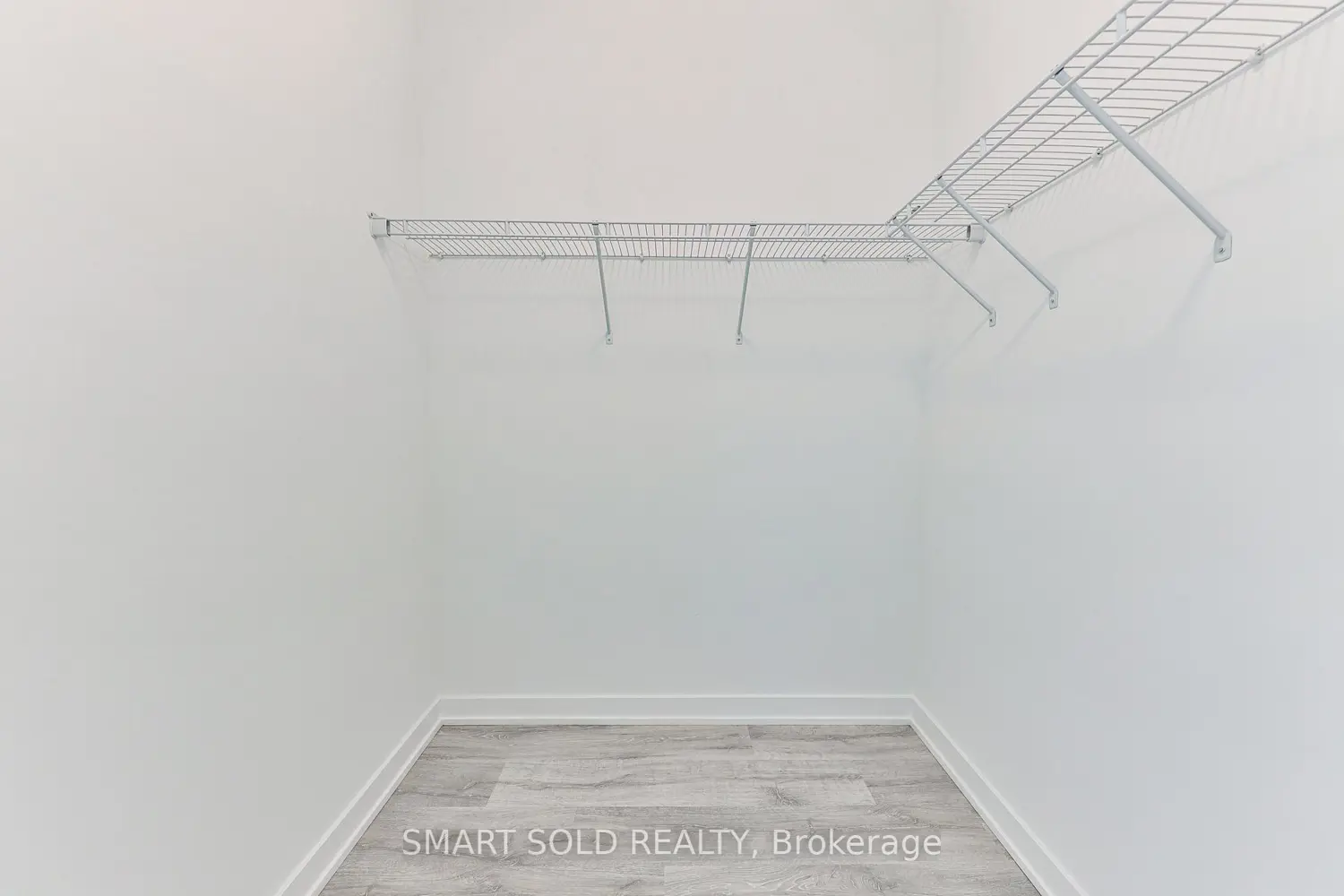 Additional image 10 of 220 Missinnihe Way 114