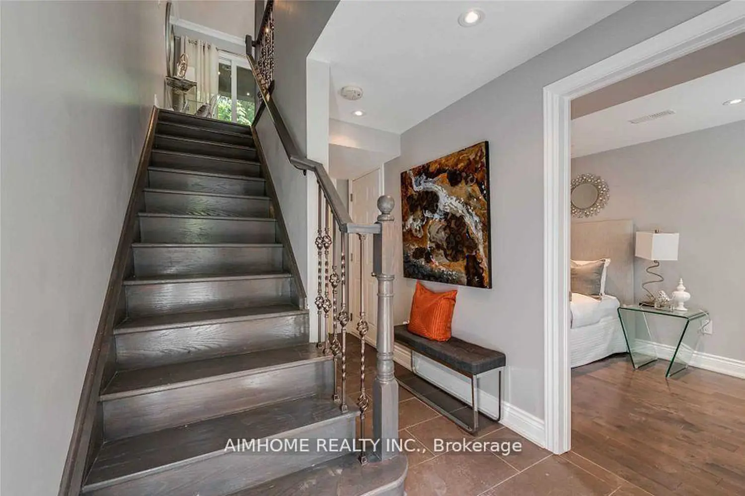 Additional image 3 of 360 R Dundas Street Th#2