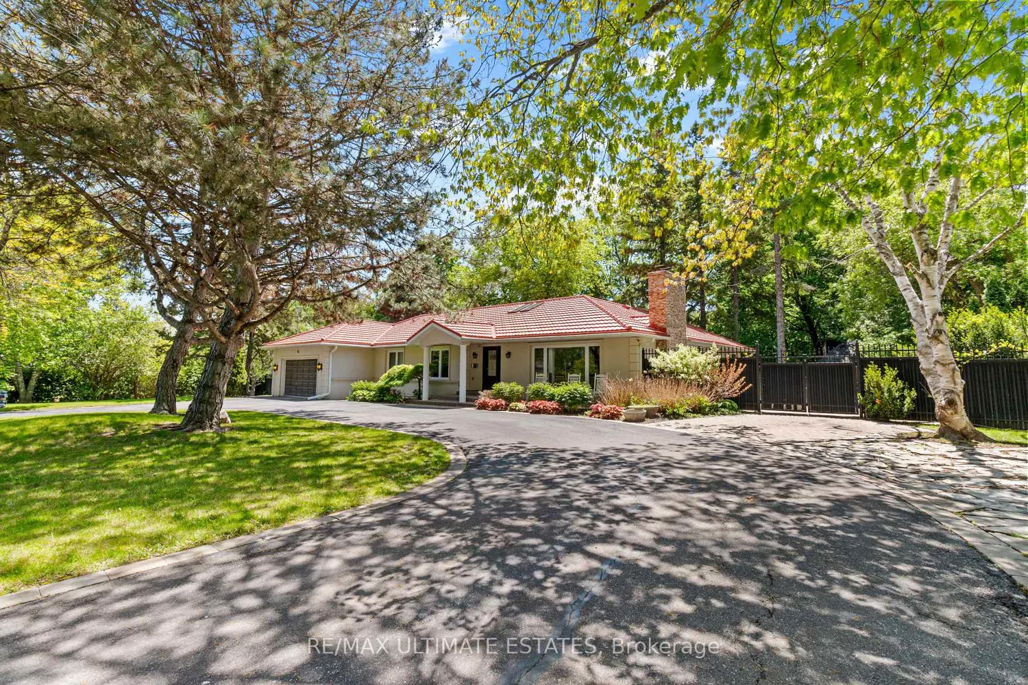 41 Thornridge Drive photo 3