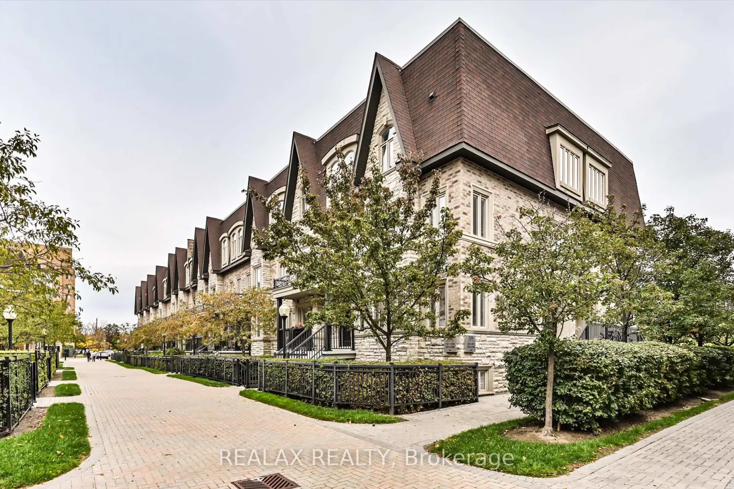 Additional image 14 of 320 John Street 207