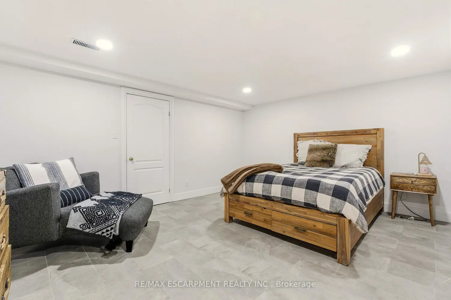 Additional image 17 of 82 Maple Drive