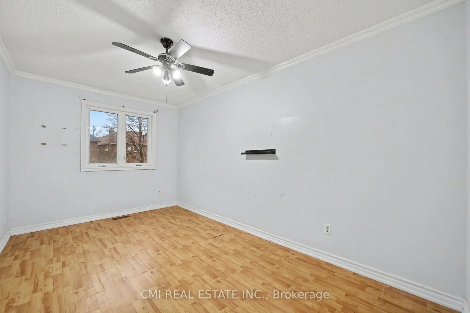 Additional image 9 of 993 Lucerne Crescent