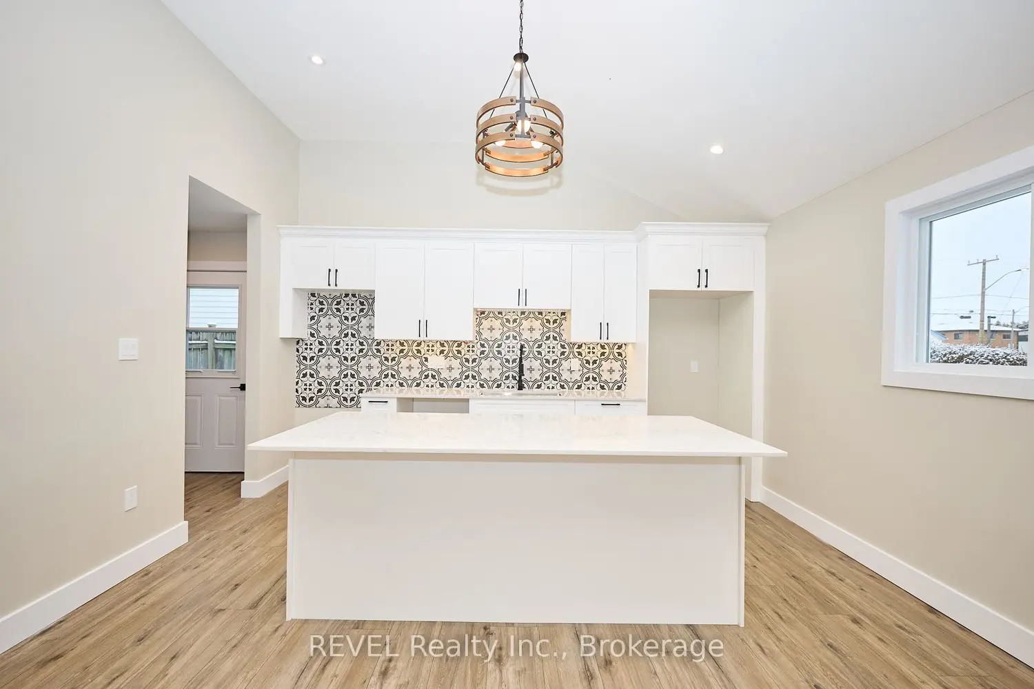 Additional image 8 of 406 Hennepin Avenue