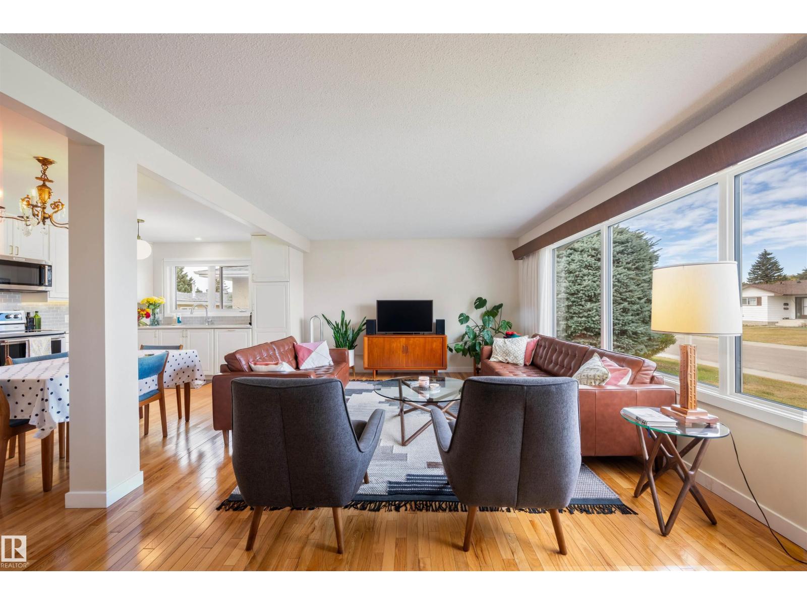 Additional image 2 of 7811 148 Avenue NW, Edmonton, AB, T5C2T8