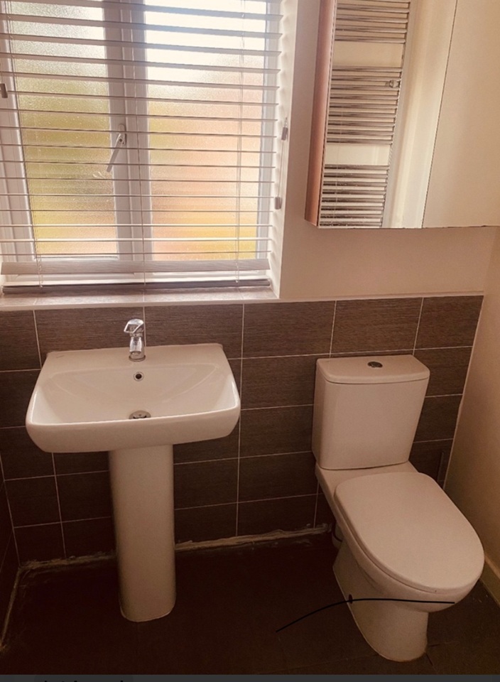 Additional image 3 of Room in a Shared House, South Parkway, LS14, N1 7GU