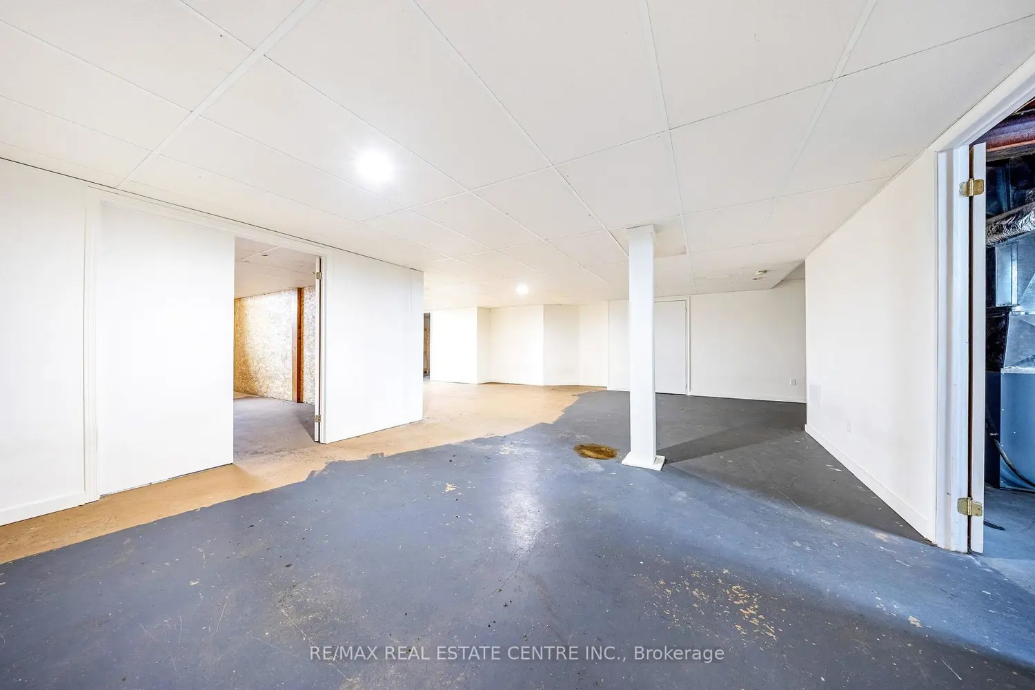 Additional image 16 of 5989 Ninth Line