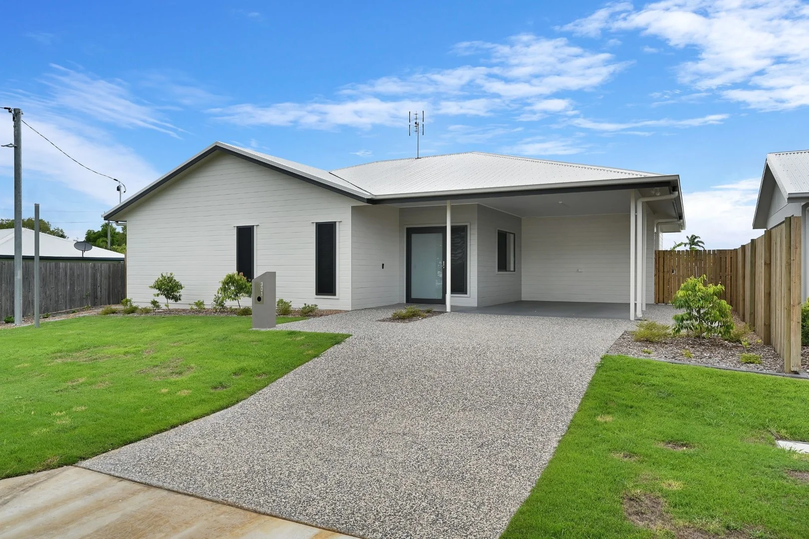 301 Pinnacle Drive, Rasmussen QLD 4815