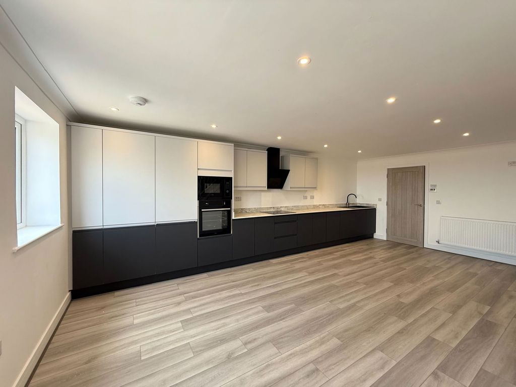 Additional image 7 of 3 bed flat for saleEdith Walk, Great Malvern, Worcestershire WR14