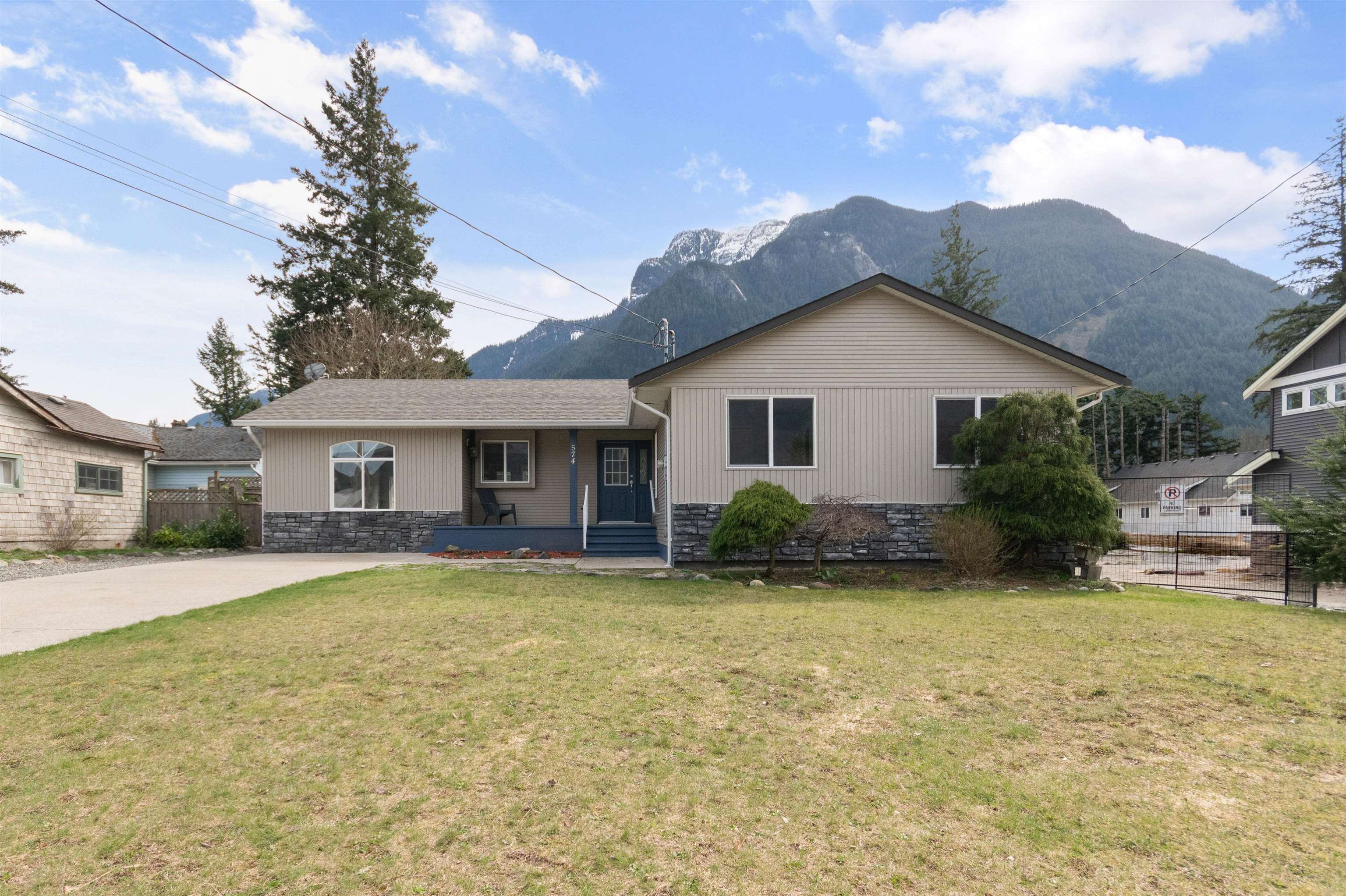 Additional image 2 of 574 Park Street, Hope, BC, V0X 1L0