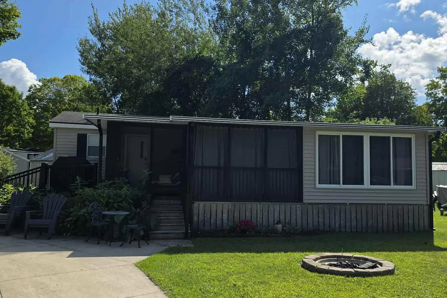 Additional image 2 of 9338 West Ipperwash Road Jj22