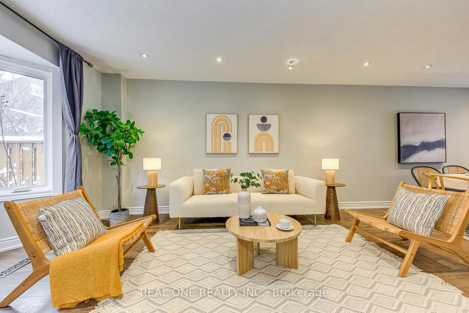 Additional image 10 of 2006 Glenada Crescent 2