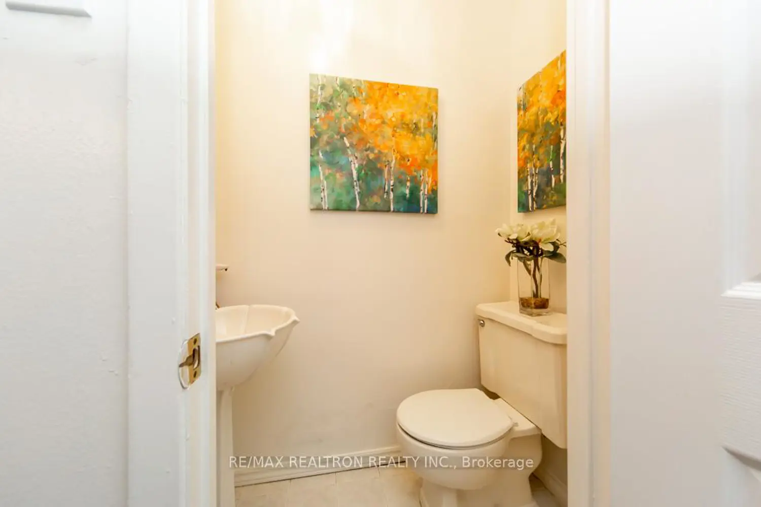 Additional image 11 of 34 Venetian Crescent 143