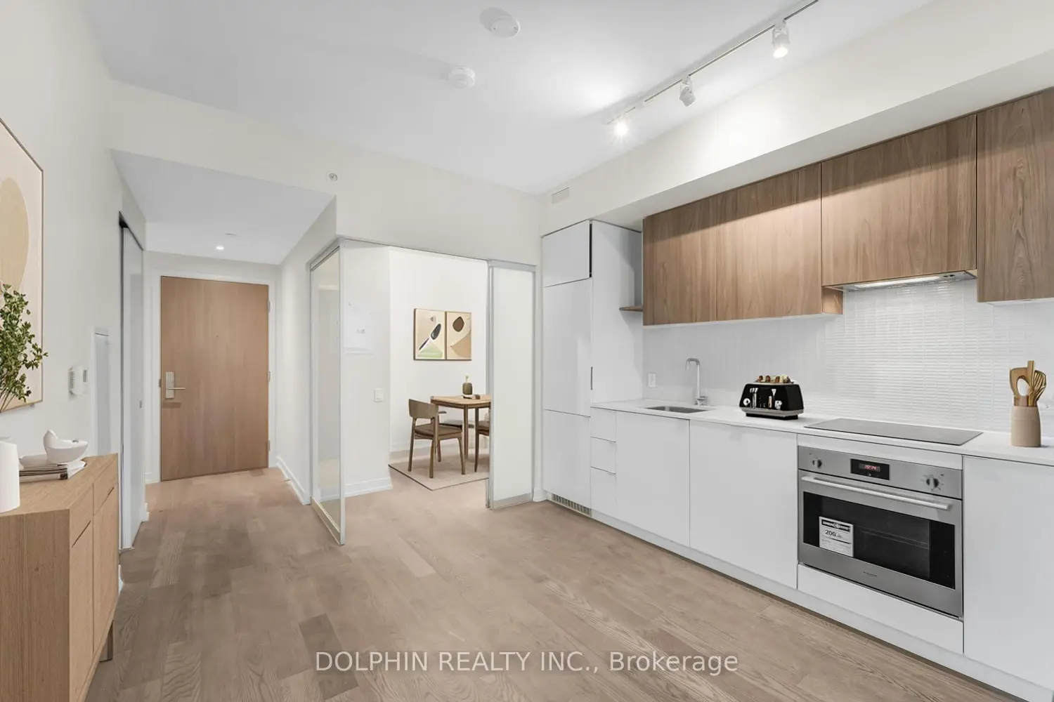 Additional image 3 of 161 Roehampton Avenue 1007