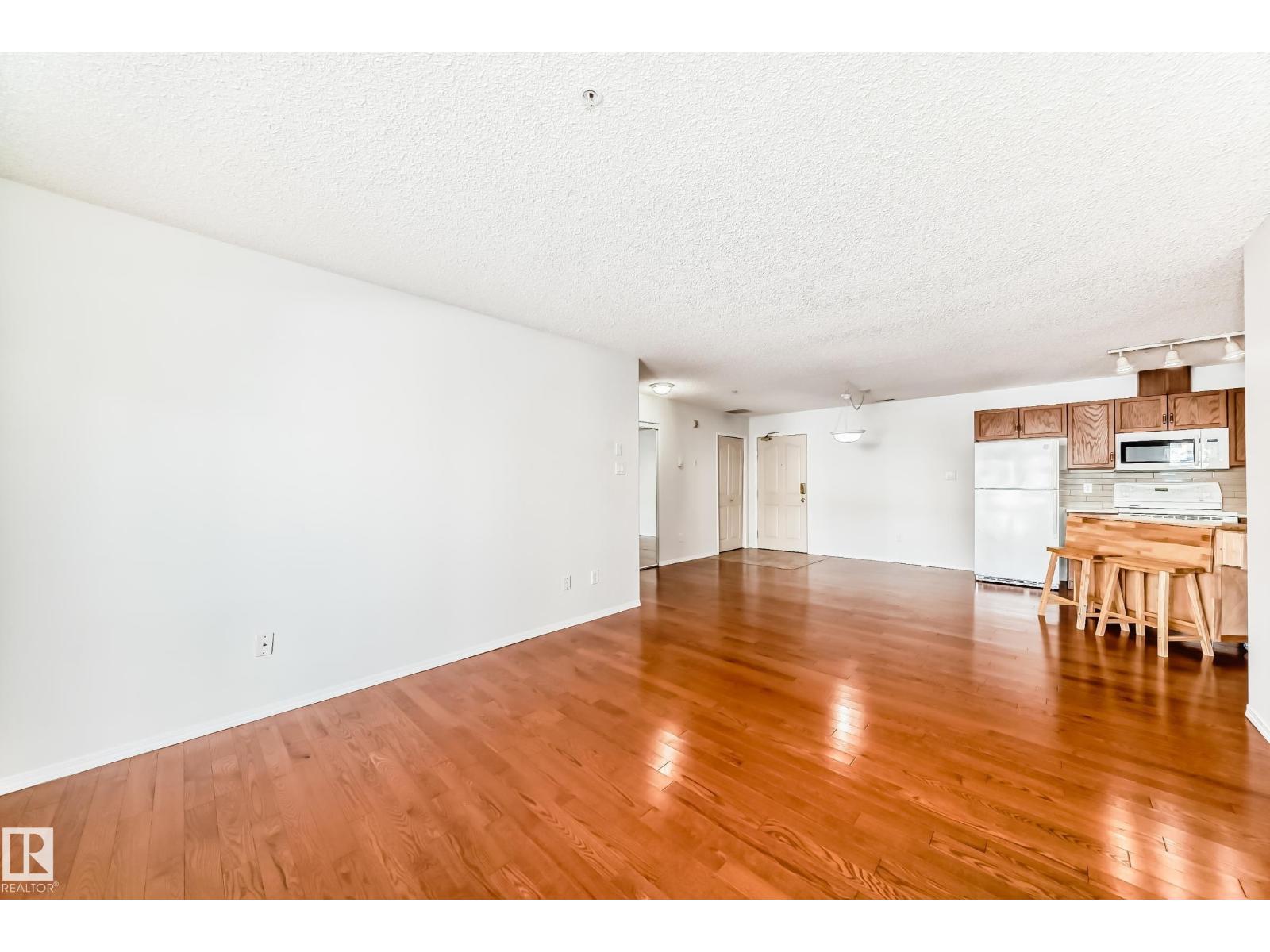 Additional image 3 of 105-16303 95 Street NW, Edmonton, AB, T5Z3V1