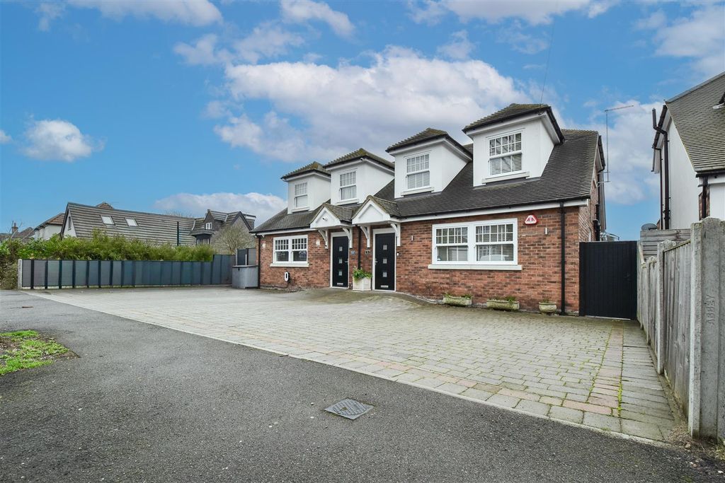 4 bed semi-detached house for saleHomeway, Romford RM3