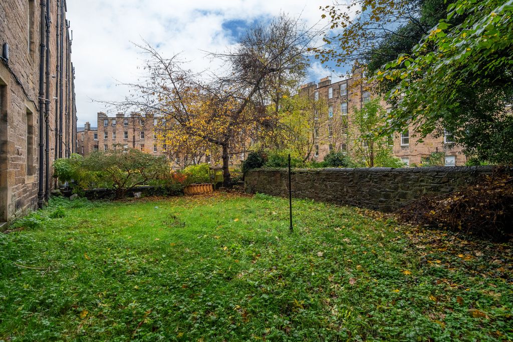 Additional image 25 of 3 bed flat for sale25/1 Marchmont Road, Marchmont, Edinburgh EH9
