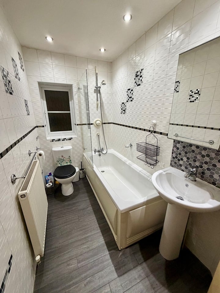 Additional image 8 of 2 Bed Terraced House, Clapham St, M40, N1 7GU