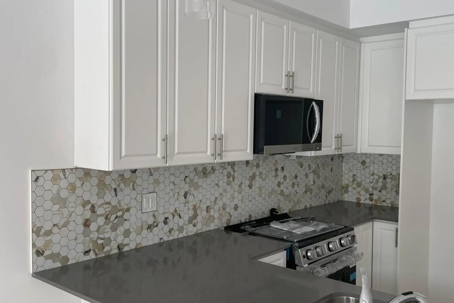 Additional image 11 of 127 Manuel Street