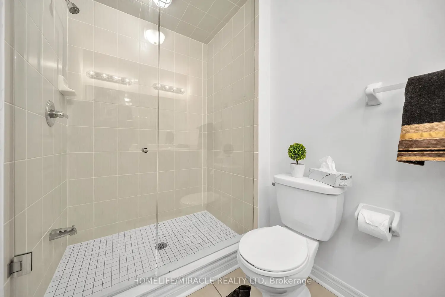 Additional image 16 of 15 Finegan Circle