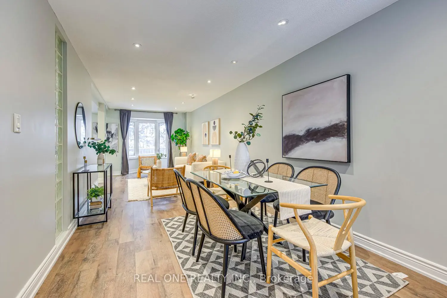 Additional image 4 of 2006 Glenada Crescent 2