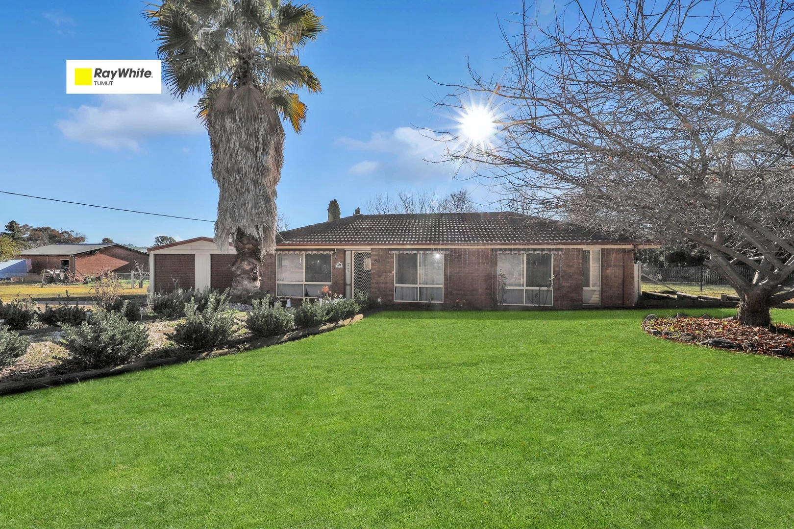 58-60 Gundagai Street, Adelong NSW 2729