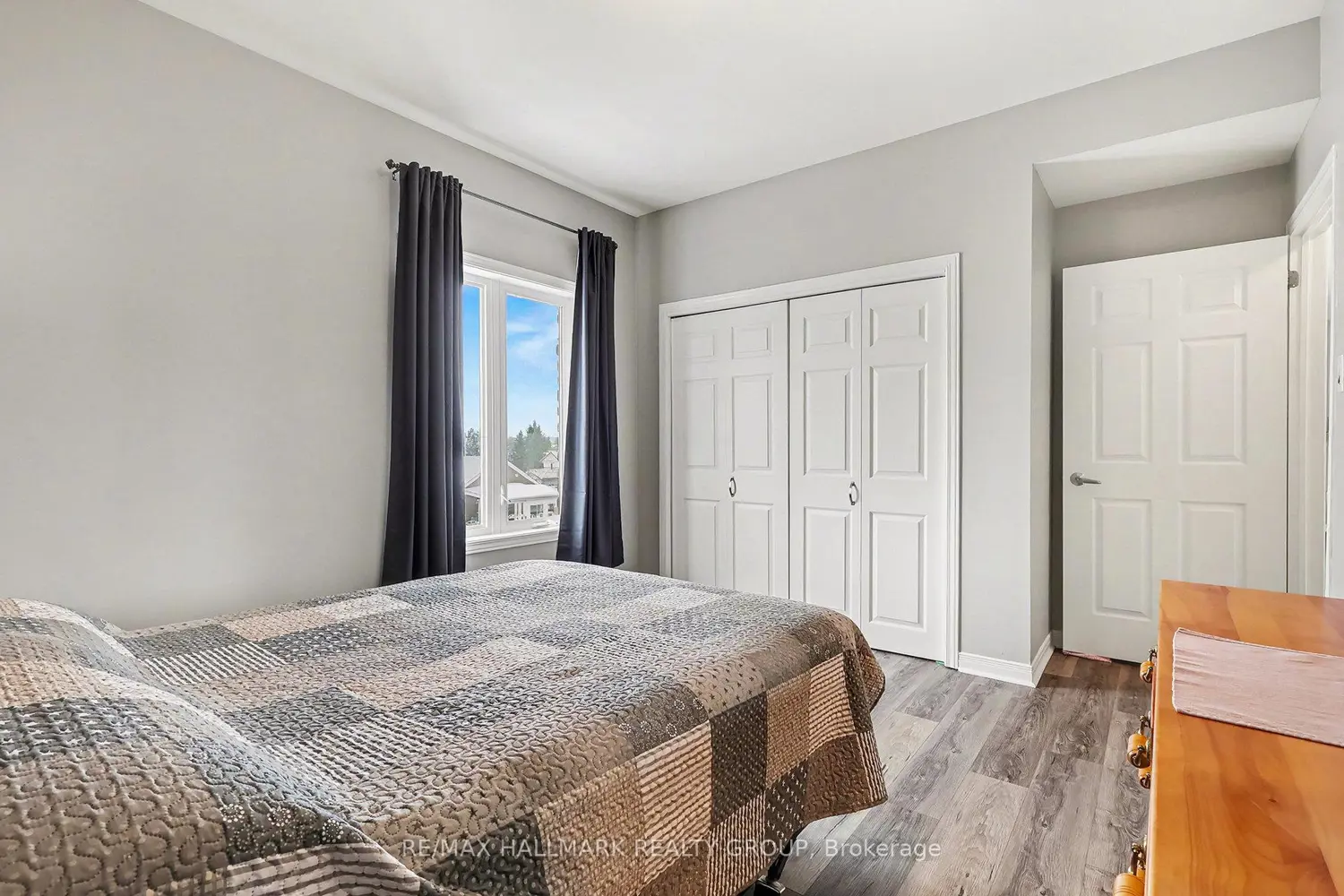 Additional image 14 of 1026 Laurier Street 208