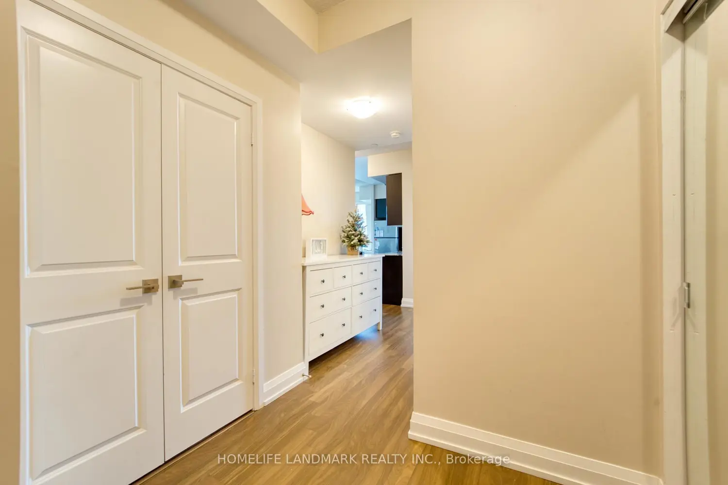 Additional image 3 of 7171 Yonge Street 1201