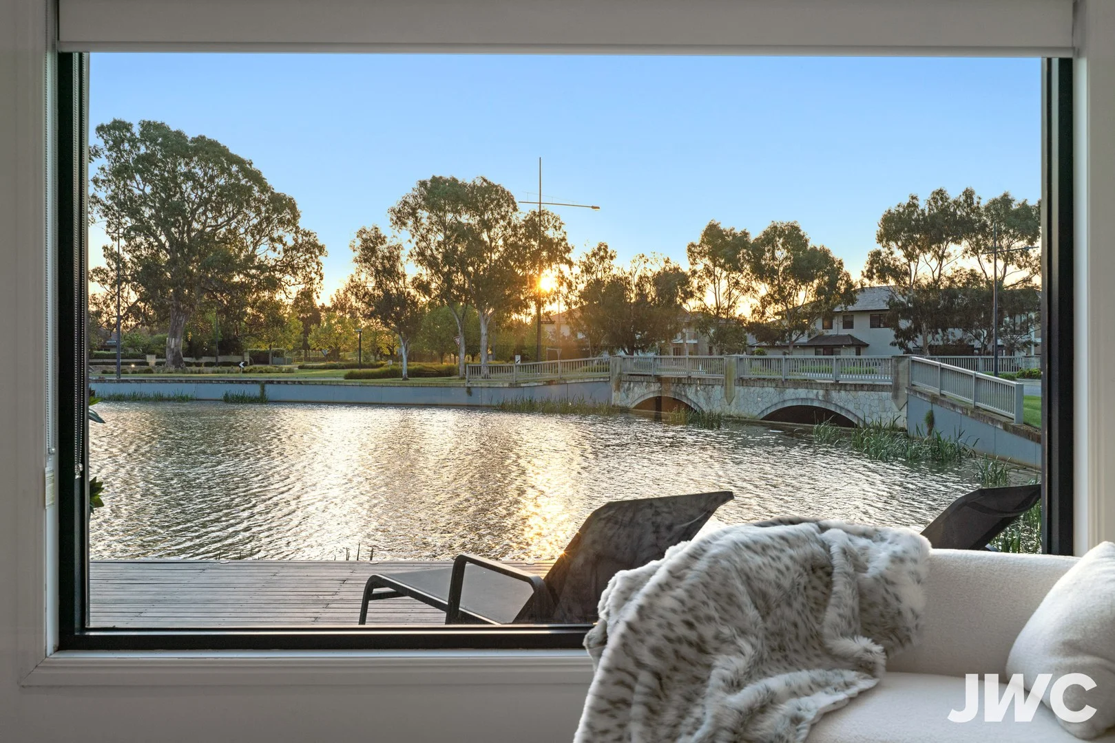 2 Quarterdeck Road, Sandhurst VIC 3977