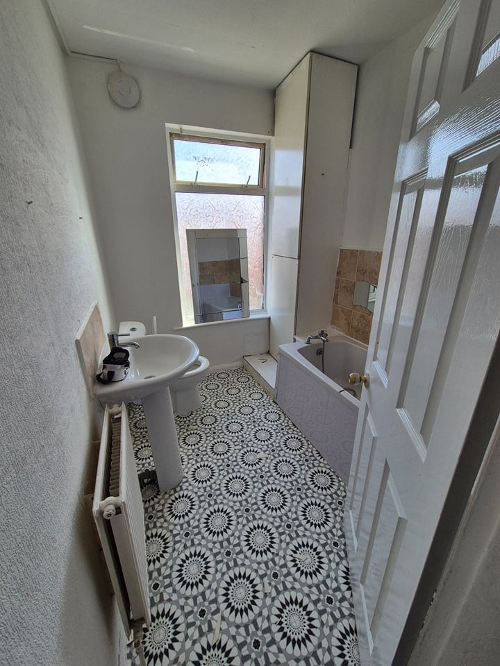 3 Bed Terraced House, Temple View Terrace, LS9, N1 7GU