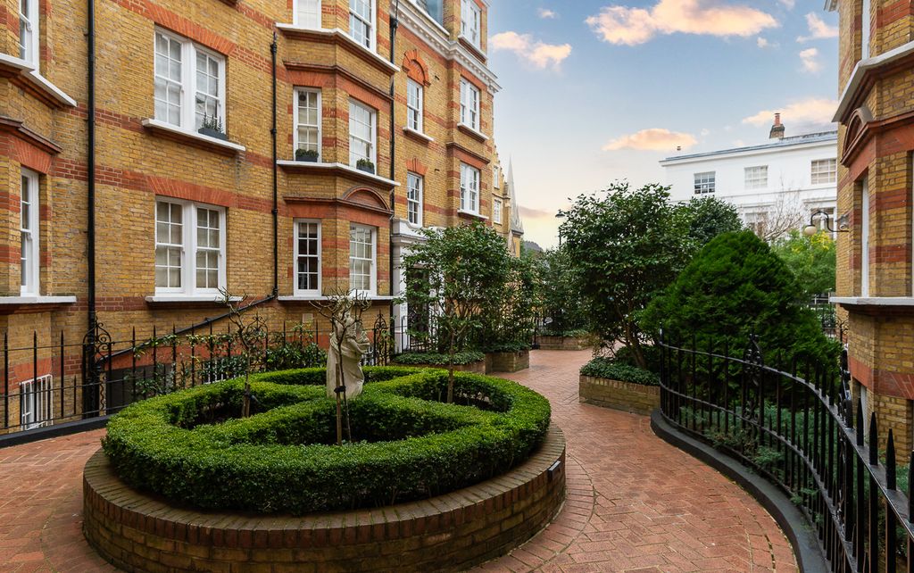 Additional image 17 of 3 bed flat for salePitt Street, Kensington W8