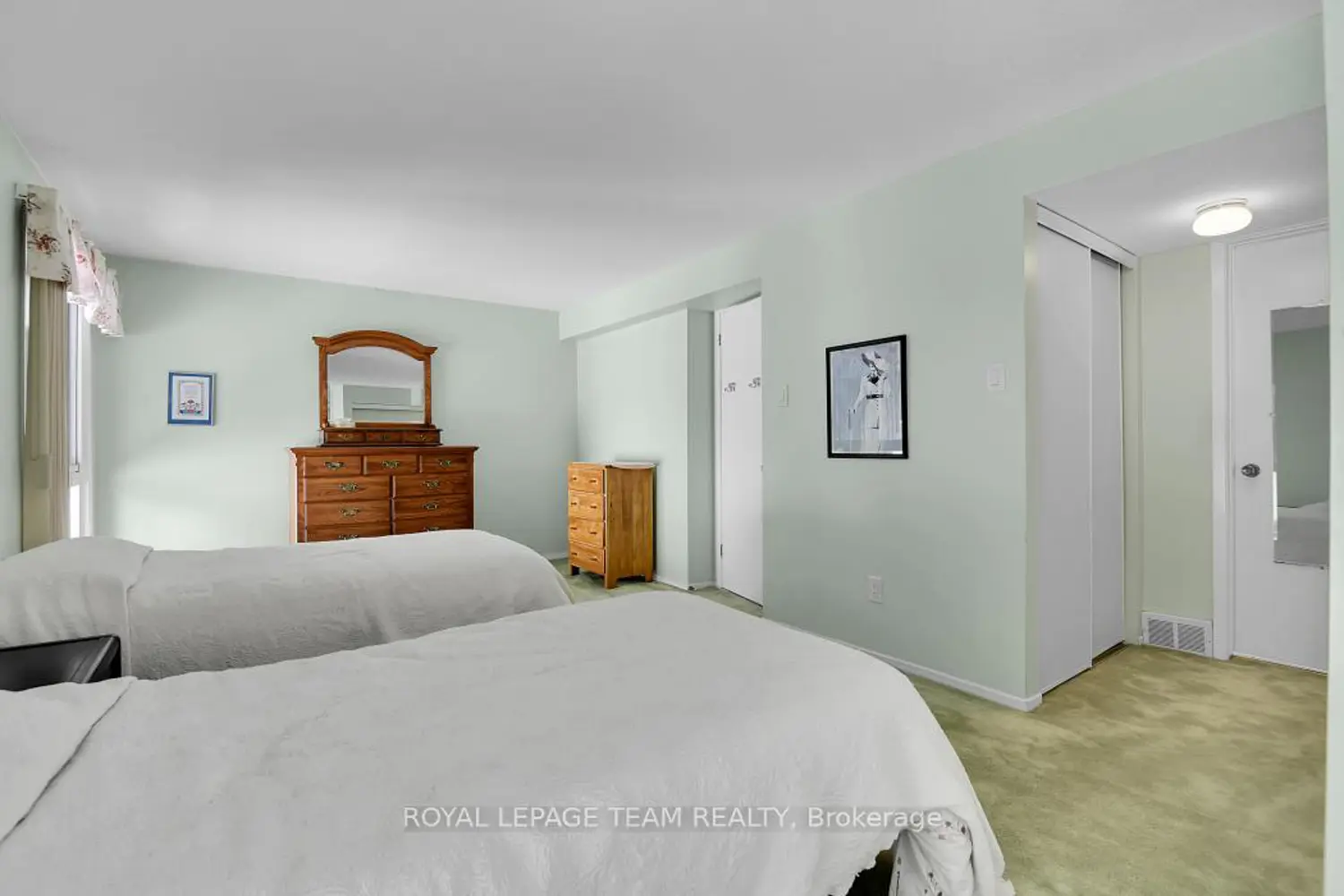 Additional image 9 of 1137 Ambleside Drive 16