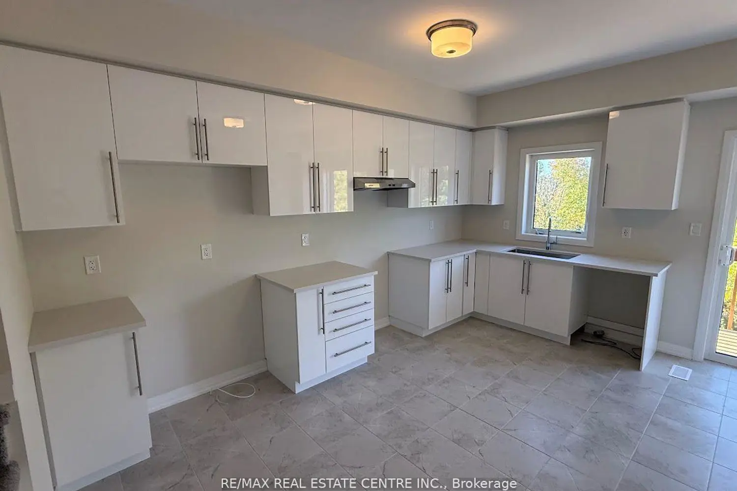 Additional image 4 of 660 Colborne Street 41