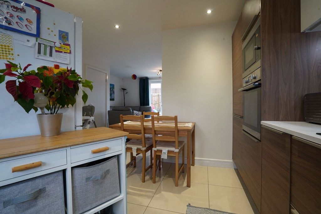 Additional image 6 of 4 bed end terrace house for saleLittle Wood Crescent, Wakefield, West Yorkshire WF1