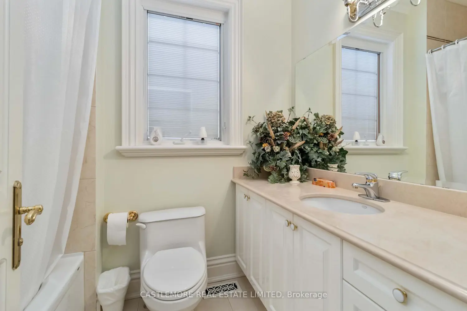 Additional image 13 of 2444 Hensall Street