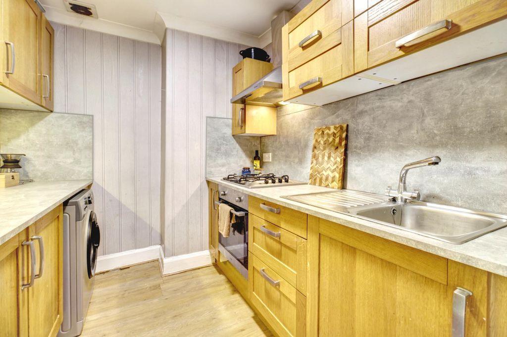 Additional image 5 of 2 bed flat for saleKnoxland Square, Dumbarton G82