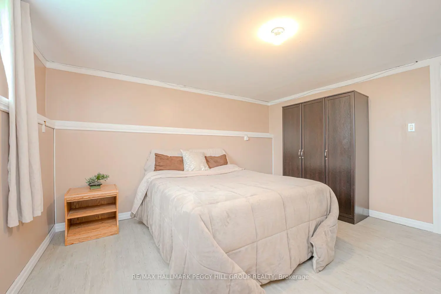 Additional image 15 of 8747 10Th Line