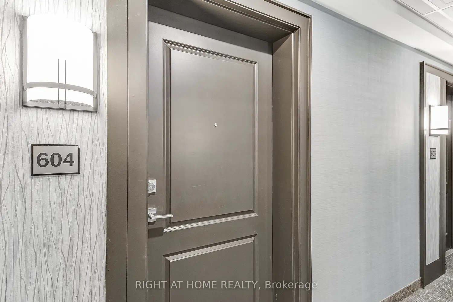 Additional image 7 of 470 Dundas Street 604