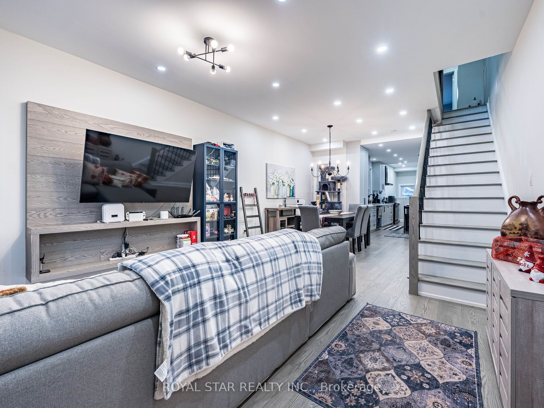 Additional image 5 of 74 Montrose Avenue, Toronto, ON, M6J 2T7