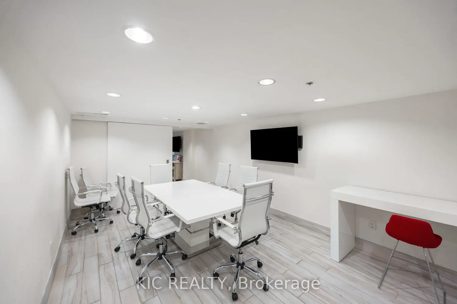 Additional image 13 of 812 Lansdowne Avenue 901
