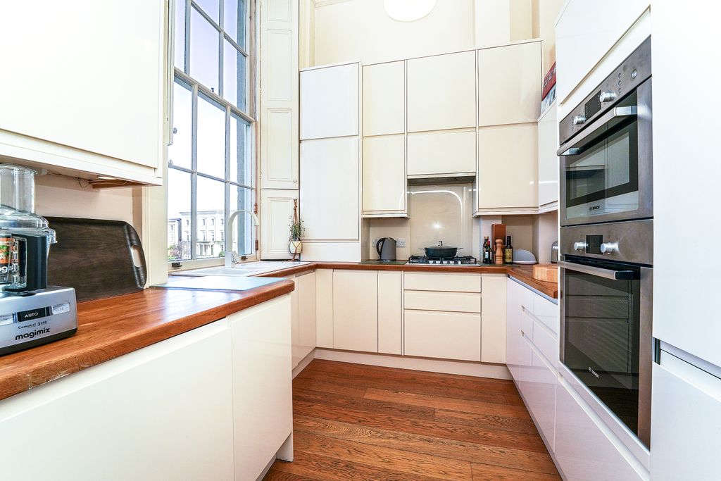Additional image 9 of 3 bed flat for saleSuffolk Square, Cheltenham GL50