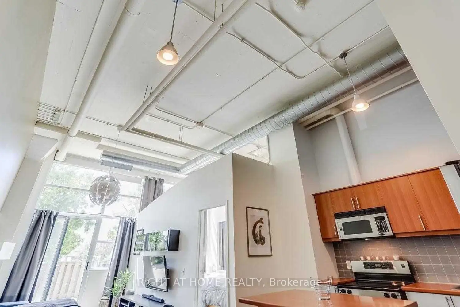 Additional image 7 of 1001 Roselawn Avenue 109