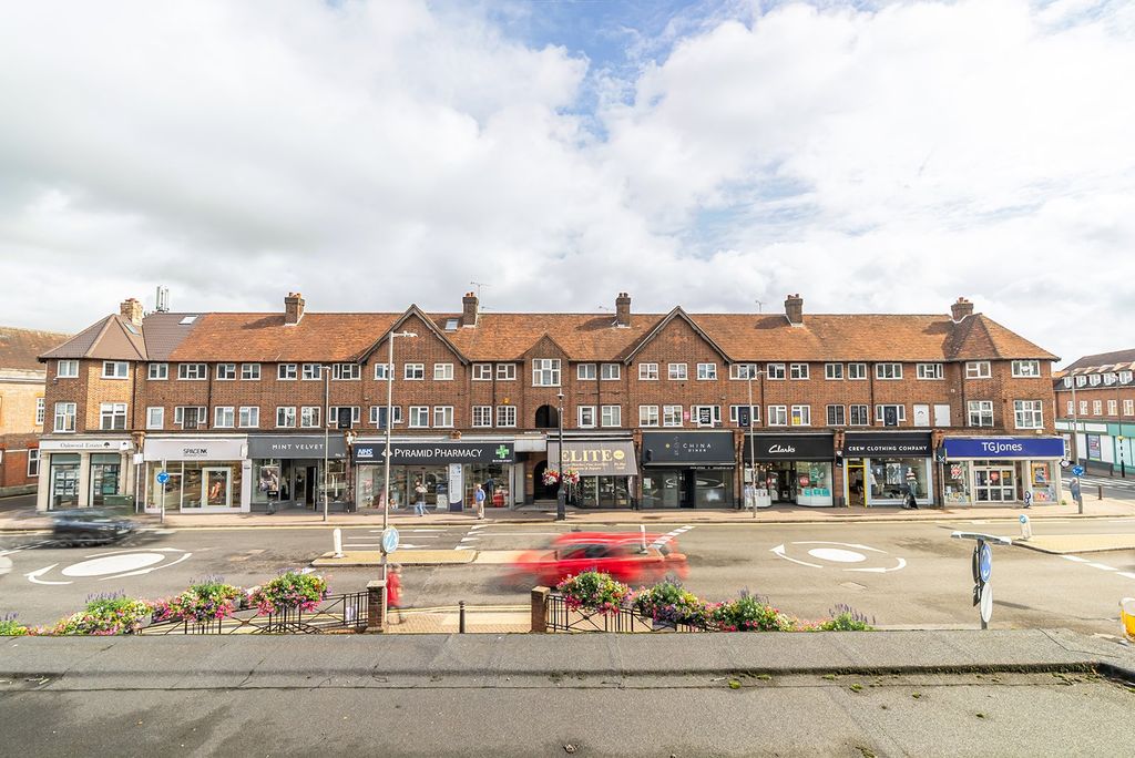 Additional image 6 of 3 bed flat for saleBurkes Road, Beaconsfield, Buckinghamshire HP9