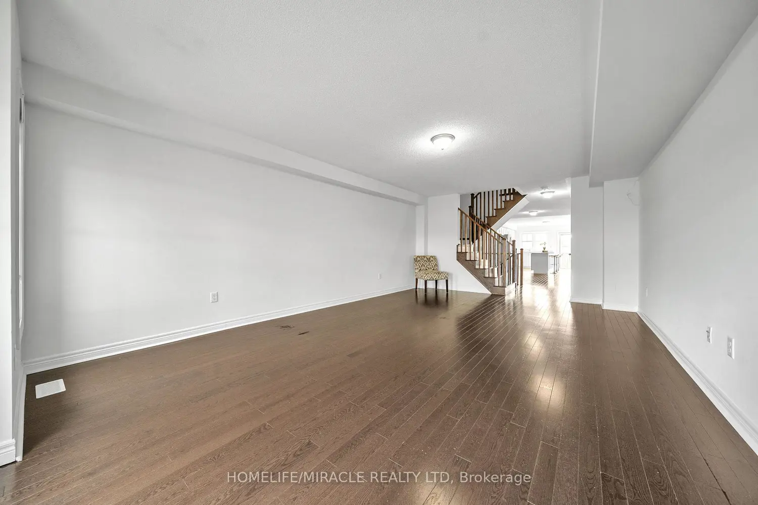 Additional image 10 of 15 Finegan Circle